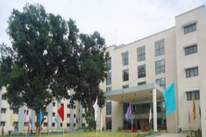 https://cache.careers360.mobi/media/colleges/social-media/media-gallery/40913/2021/10/25/Campus View of School of Engineering, OP Jindal University Raigarh_Campus-View.png